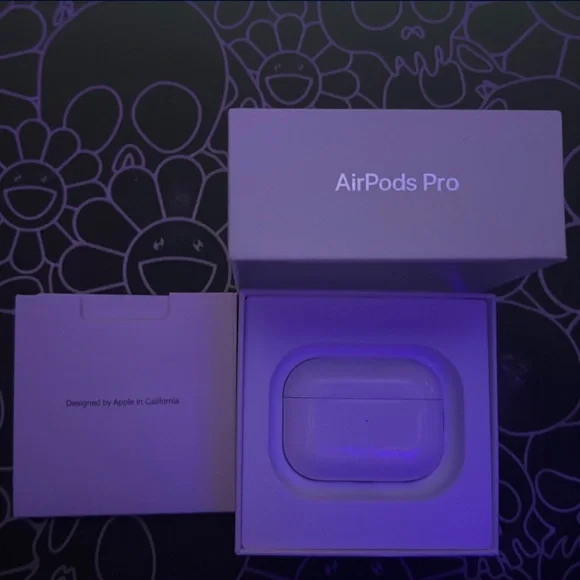 AirPod Pro’s Earbud Headphones